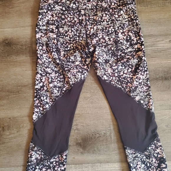Lululemon Athletic Capris Pants - Picture 4 of 4